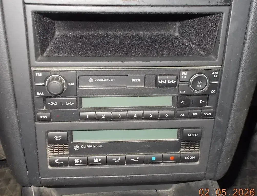 Używany VW Golf IV 75 KM (55 kW) 2002 Srebrny Sedan/Limuzyna
