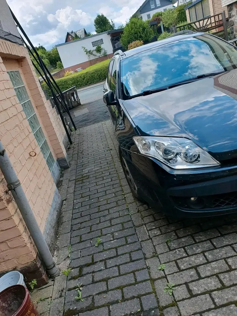 Gebraucht Renault Laguna III 140 PS (102 kW) 2010 Schwarz Kombi