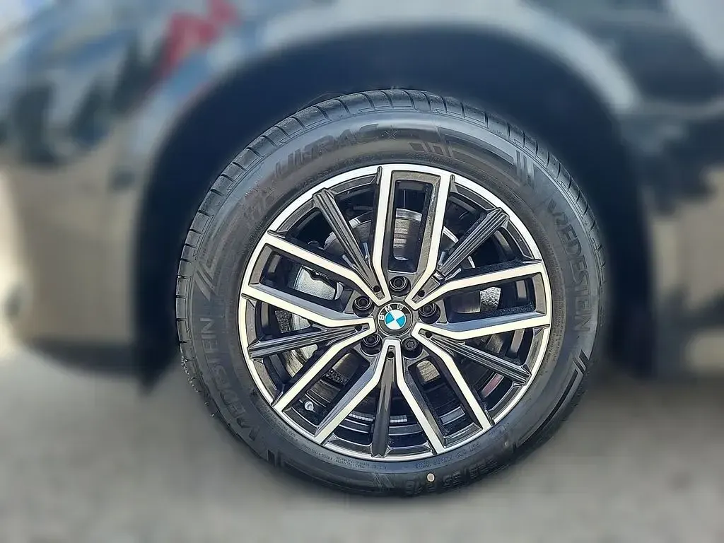 Neu BMW iX1 M Sport 203 kW (277 PS) 2026 Schwarz SUV