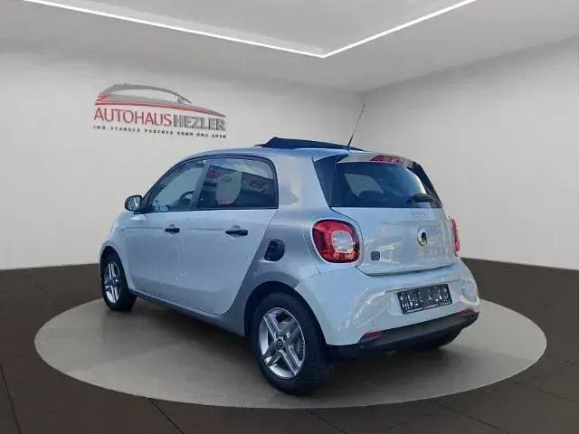Gebraucht Smart ForFour Electric Drive 60 kW (82 PS) 2021 Weiß Limousine