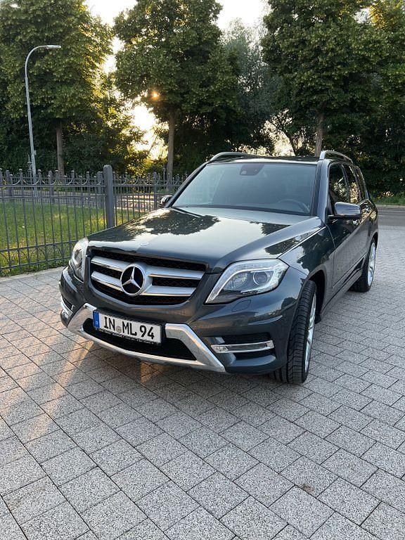 Grau Gebraucht 2013 Mercedes GLK220 AMG SUV | 13.000 € (Guter Preis) - Bild 1/4