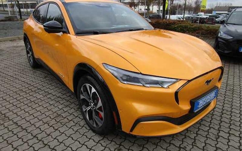 Orange Gebraucht 2023 Ford Mustang Mach-E SUV | 39.900 € (Etwas zu teuer) - Bild 1/4