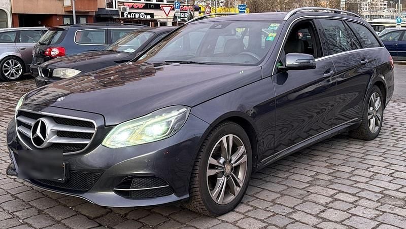 Grau Gebraucht 2014 Mercedes E350 Avantgarde Kombi | 12.900 € (Fairer Preis) - Bild 1/4