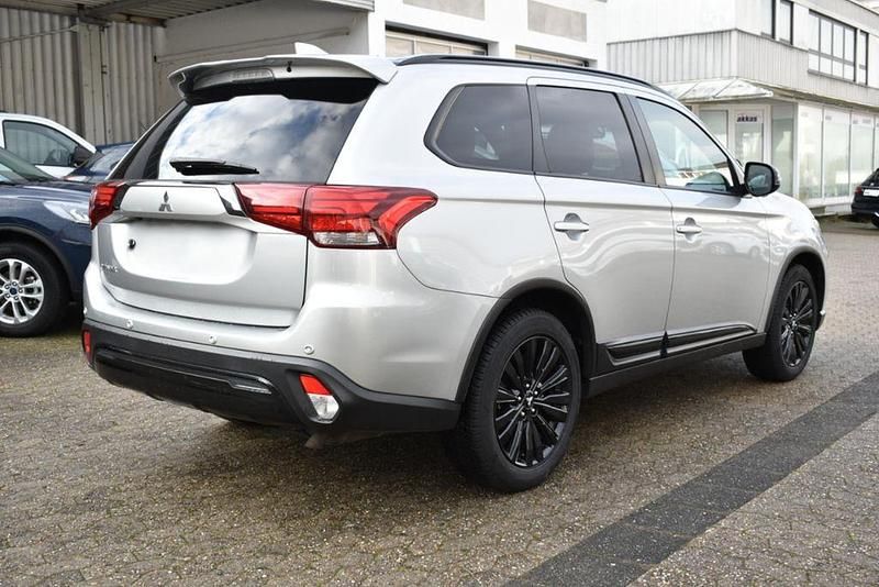 Gebraucht Mitsubishi Outlander Spirit+ 150 PS (110 kW) 2021 Silber SUV