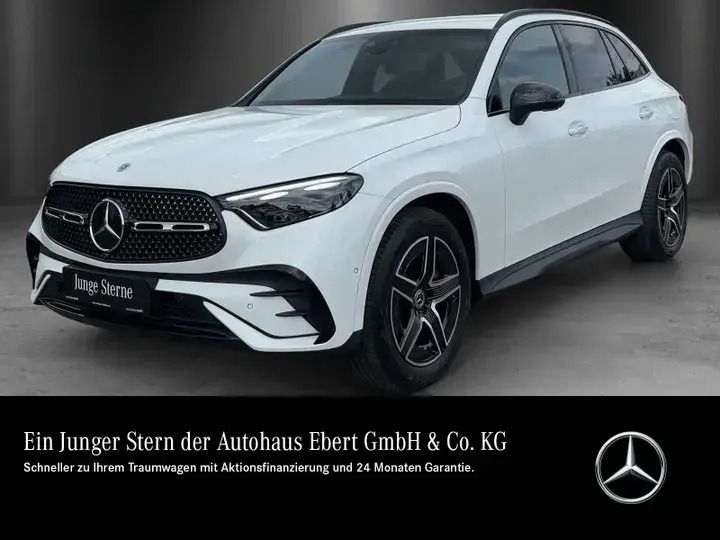 Manufaktur opalithweiß bright Gebraucht 2024 Mercedes GLC300e AMG SUV | 70.880 € (Guter Preis) - Bild 1/4