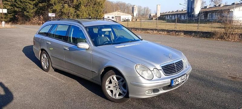 Gebraucht Mercedes E270 Classic 177 PS (130 kW) 2004 Silber Limousine