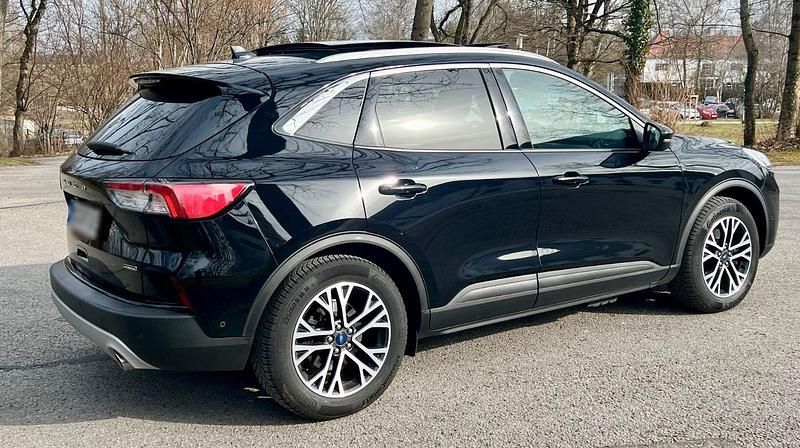 Używany Ford Kuga Titanium X 224 KM (164 kW) 2021 Czarny SUV