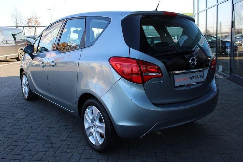 Gebraucht Opel Meriva Edition 101 PS (74 kW) 2010 Silber Van / Kleinbus