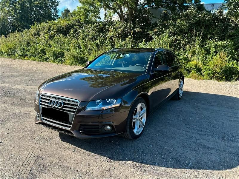 Gebraucht Audi A4 140 PS (102 kW) 2012 Braun Kombi