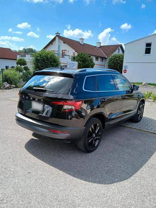 Gebraucht Skoda Karoq 150 PS (110 kW) 2019 Schwarz SUV