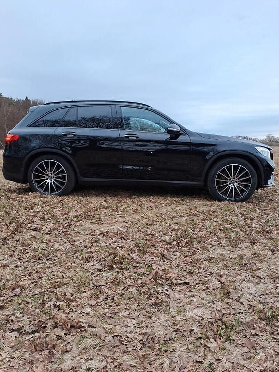 Gebraucht Mercedes GLC300 245 PS (180 kW) 2017 Schwarz SUV