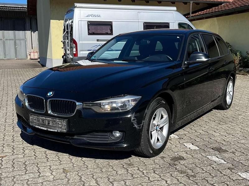 Schwarz Gebraucht 2014 BMW 320 Sport Line Kombi | 7.800 € (Superpreis) - Bild 1/4
