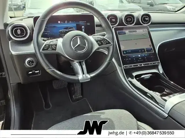 Gebraucht Mercedes C200 Avantgarde 163 PS (119 kW) 2023 Schwarz Kombi