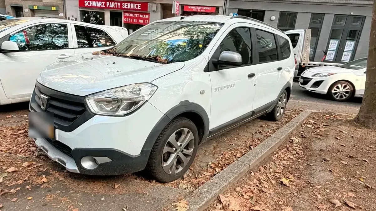 Gebraucht Dacia Lodgy Stepway 115 PS (84 kW) 2016 Weiß Van / Kleinbus