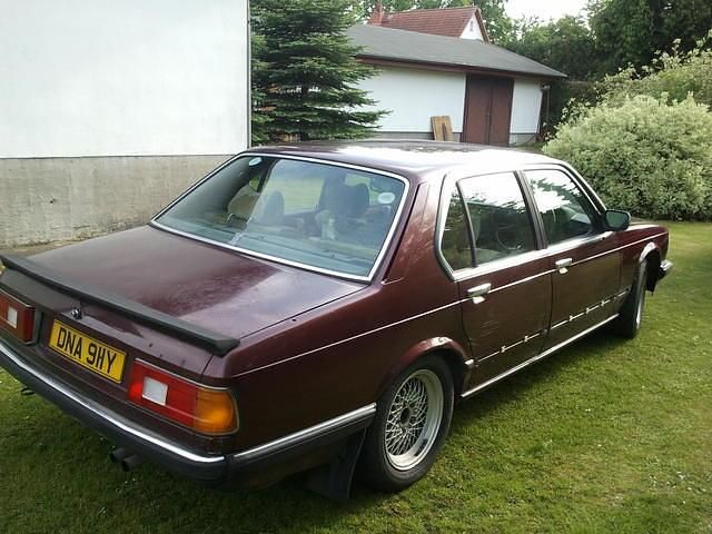 Gebraucht BMW 735 296 PS (217 kW) 1982 Rot metallic Limousine