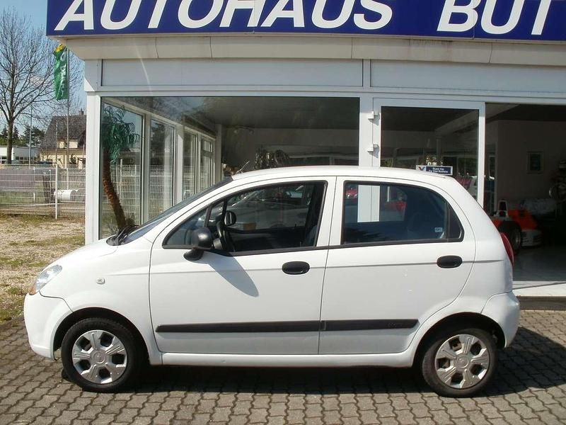 Gebraucht Chevrolet Matiz 55 PS (40 kW) 2009 Weiß Kleinwagen