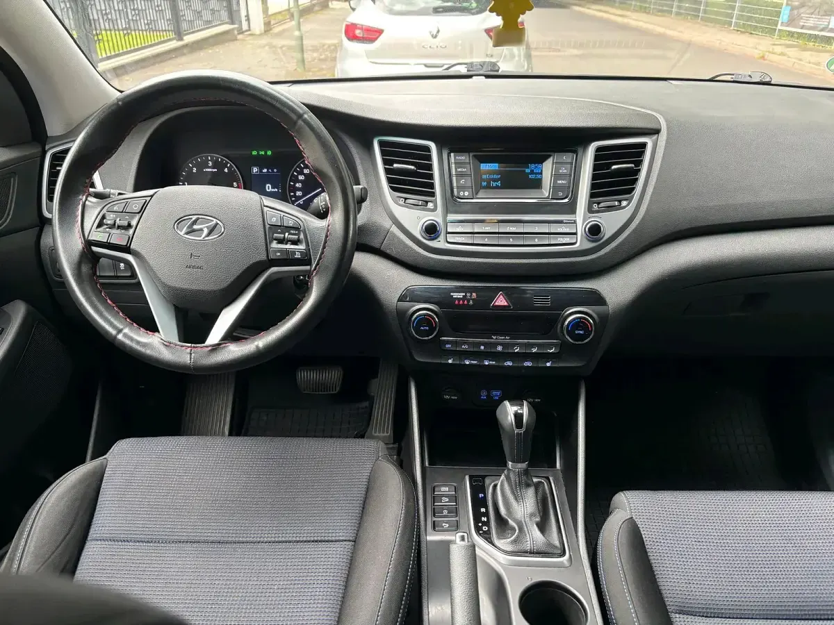 Gebraucht Hyundai Tucson 141 PS (103 kW) 2016 Schwarz SUV