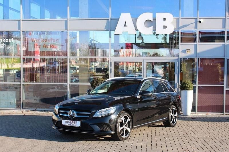 Schwarz Gebraucht 2021 Mercedes C300e Limousine | 21.900 € (Superpreis) - Bild 1/4