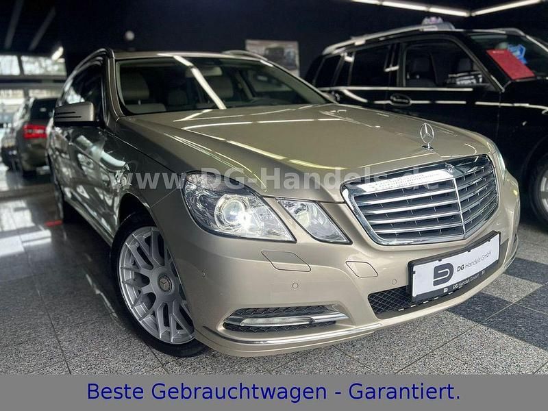 Gebraucht Mercedes E220 Elegance 170 PS (125 kW) 2011 Beige Kombi