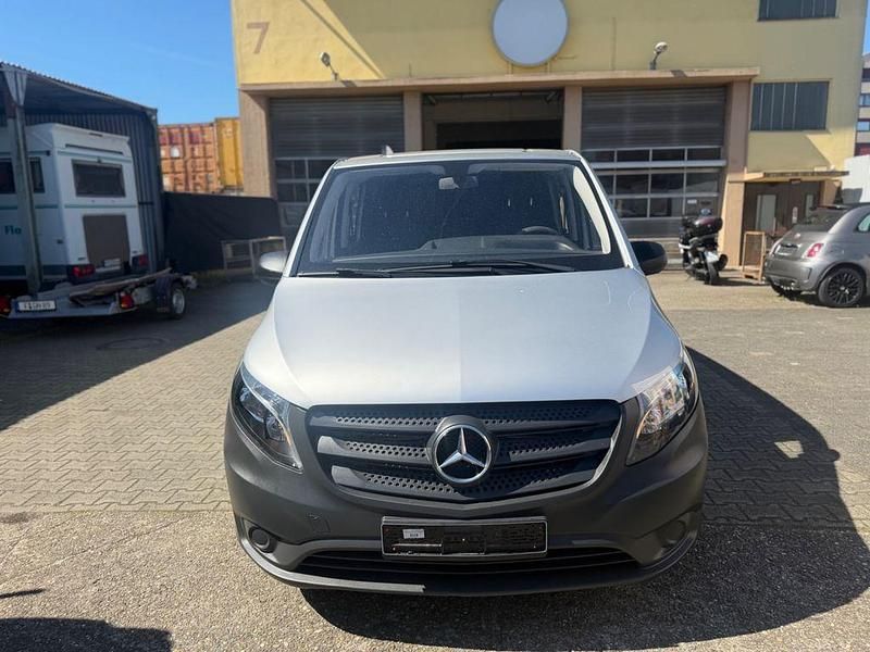 Gebraucht Mercedes Vito 114 PS (83 kW) 2016 Silber Van