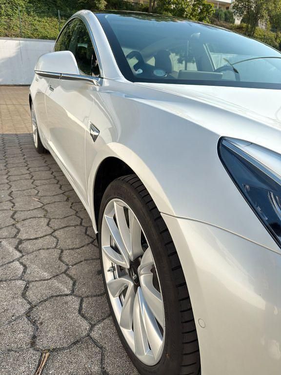 Weiß Gebraucht 2020 Tesla Model 3 Limousine | 22.999 € (Superpreis) - Bild 1/4