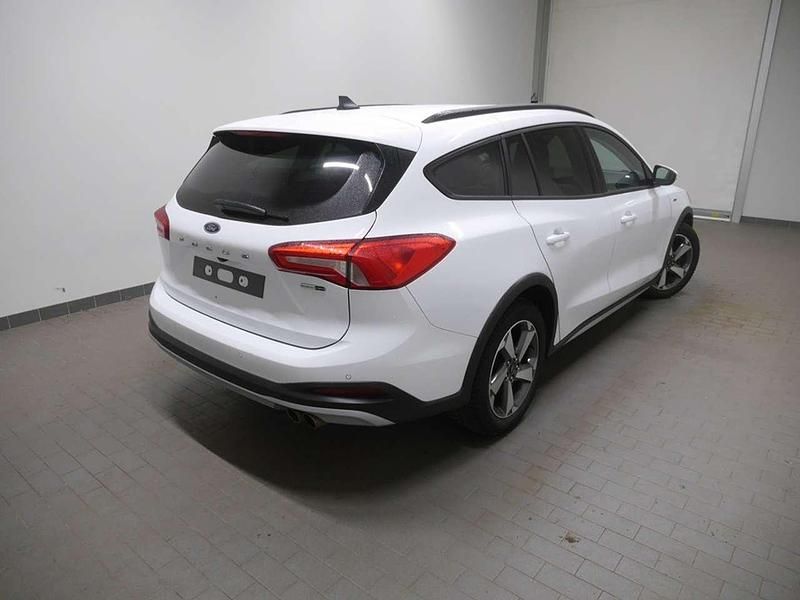 Usata Ford Focus Active 155 CV (114 kW) 2020 Bianco Station wagon