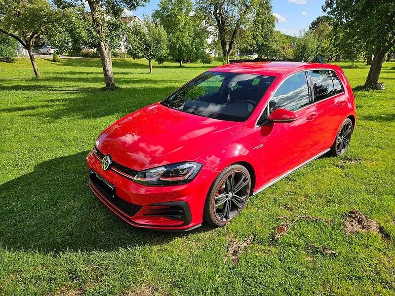 Gebraucht VW Golf VII GTI 230 PS (169 kW) 2017 Rot Limousine