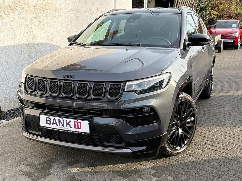 Grau Gebraucht 2023 Jeep Compass SUV | 24.998 € (Guter Preis) - Bild 1/4