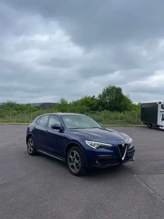 Gebraucht Alfa Romeo Stelvio Super 179 PS (131 kW) 2018 Blau SUV