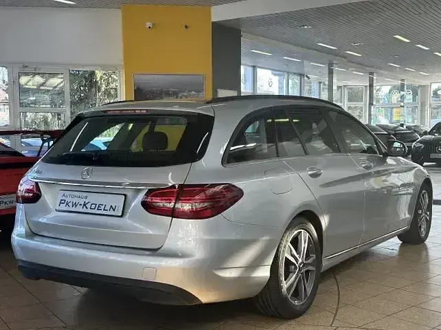 Gebraucht Mercedes C220 194 PS (142 kW) 2020 Iridiumsilber  metalliclack Kombi