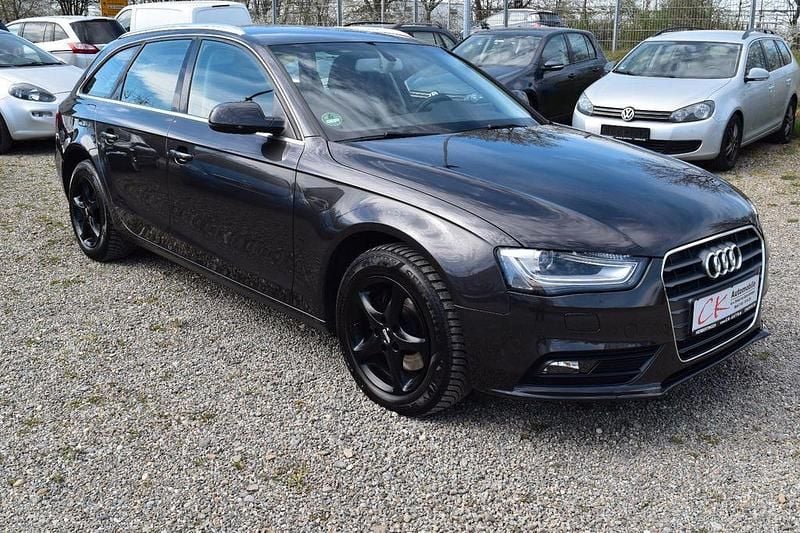Gebraucht Audi A4 Attraction 150 PS (110 kW) 2013 Grau Kombi