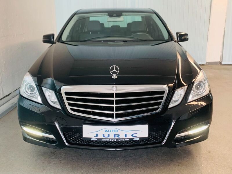 Gebraucht Mercedes E220 170 PS (125 kW) 2011 Schwarz Limousine