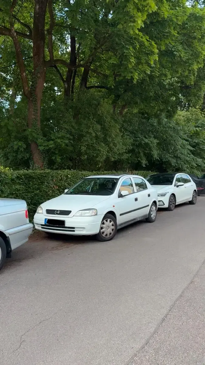 Gebraucht Opel Astra 75 PS (55 kW) 1998 Weiß Limousine