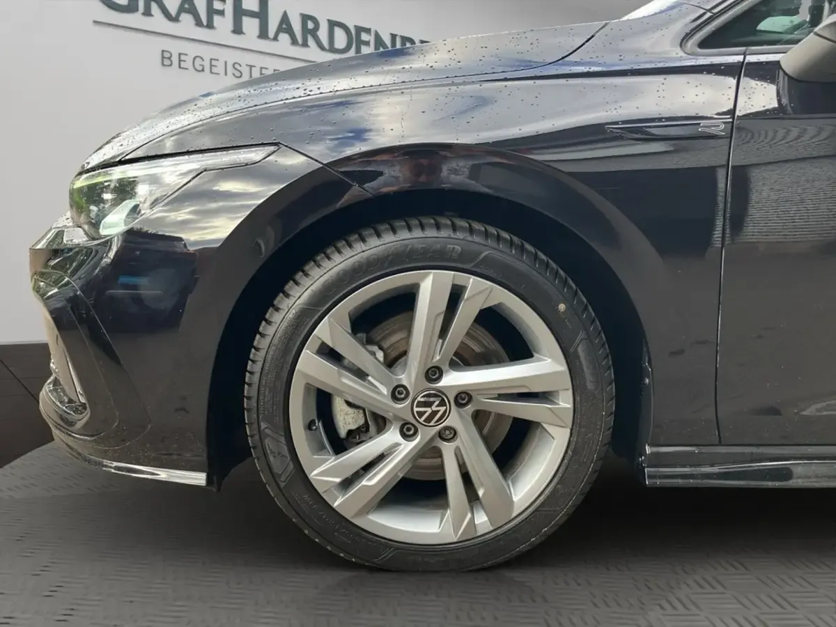 Gebraucht VW Golf VIII R-line 150 PS (110 kW) 2021 Schwarz Kombi