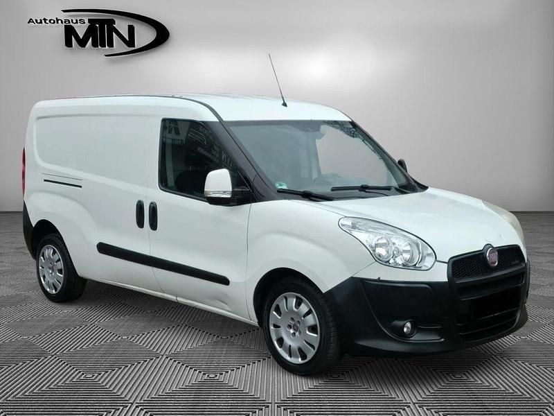 Weiß Gebraucht 2011 Fiat Doblò Van / Kleinbus | 3.990 € (Fairer Preis) - Bild 1/4