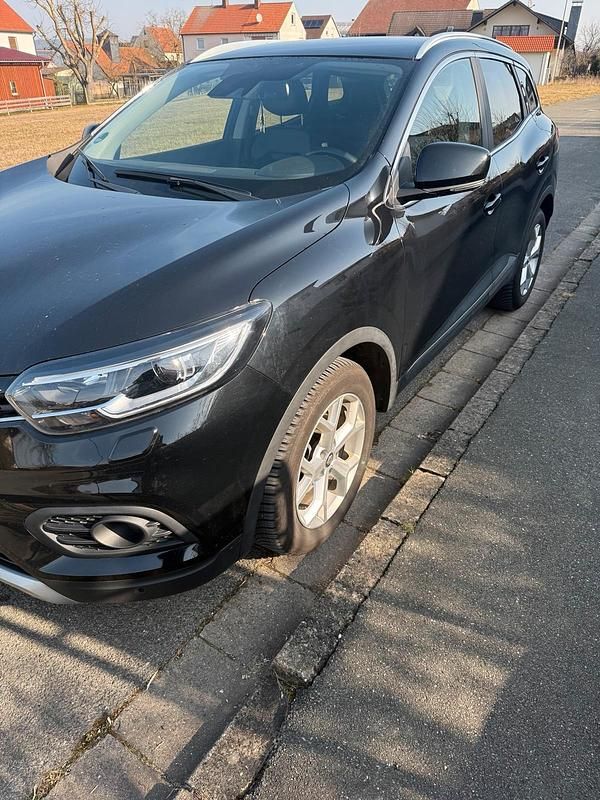 Schwarz Gebraucht 2020 Renault Kadjar LIMITED SUV | 14.999 € (Fairer Preis) - Bild 1/4