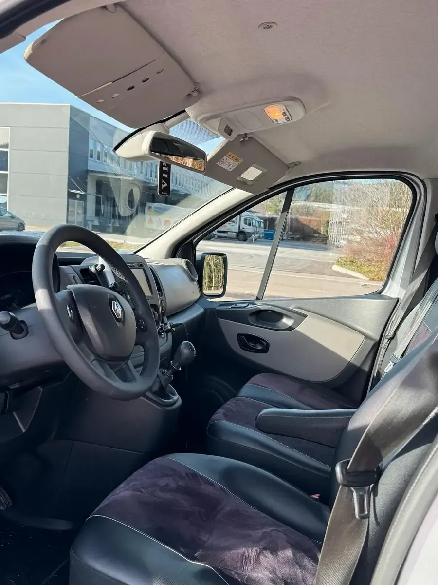 Brugt Renault Trafic 145 HK (106 kW) 2016 Sølv MPV