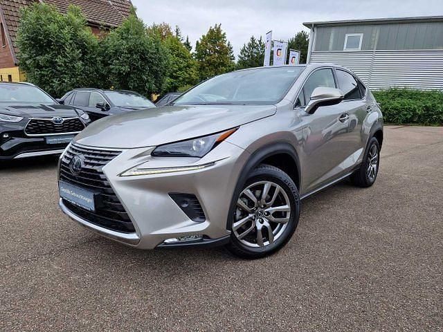 Titaniumsilber Gebraucht 2021 Lexus NX300h E-FOUR Executive Line SUV | 34.990 € (Fairer Preis) - Bild 1/4
