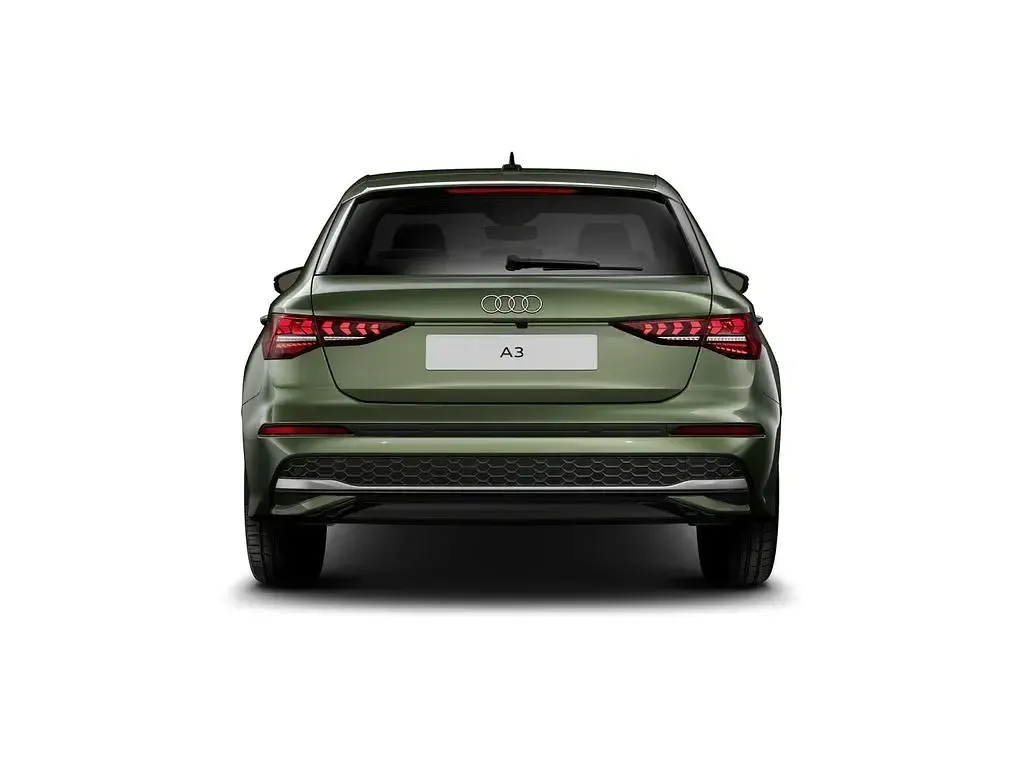 Second-hand Audi A3 Advanced Plus 150 CP (110 kW) 2025 Verde Berlinǎ