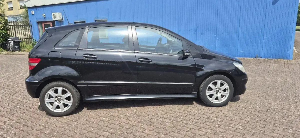 Gebraucht Mercedes B200 140 PS (102 kW) 2005 Schwarz Van / Kleinbus