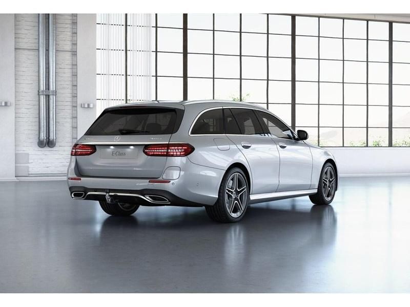 Gebraucht Mercedes E300 Avantgarde 306 PS (225 kW) 2022 Metalliclack hightechsilber Kombi