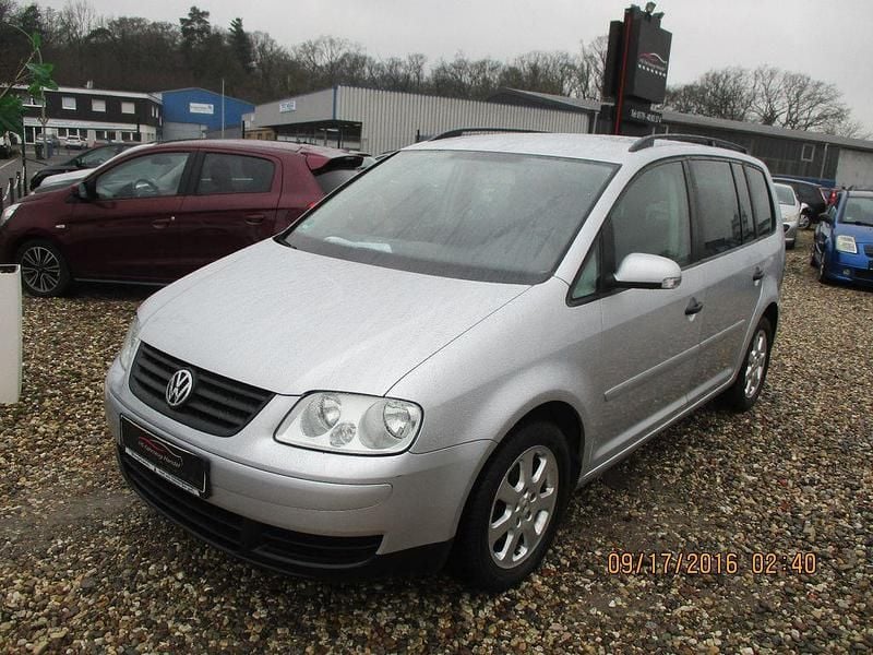 Silber Gebraucht 2005 VW Touran Conceptline Van / Kleinbus | 2.499 € (Fairer Preis) - Bild 1/4