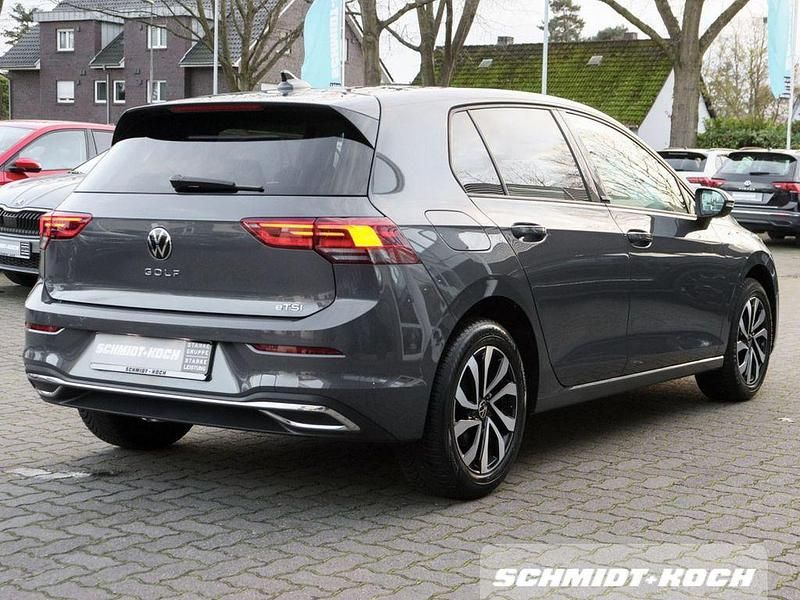 Gebraucht VW Golf VIII Active 110 PS (80 kW) 2022 Grau Limousine