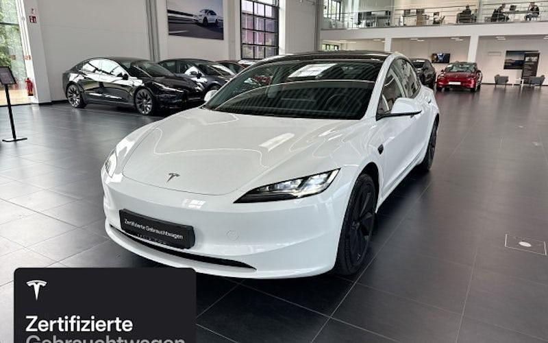 Weiß Gebraucht 2024 Tesla Model 3 Limousine | 38.500 € - Bild 1/4