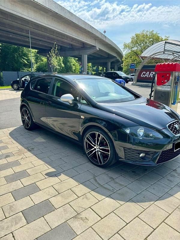Schwarz Gebraucht 2011 Seat Leon FR Kleinwagen | 5.599 € (Fairer Preis) - Bild 1/4