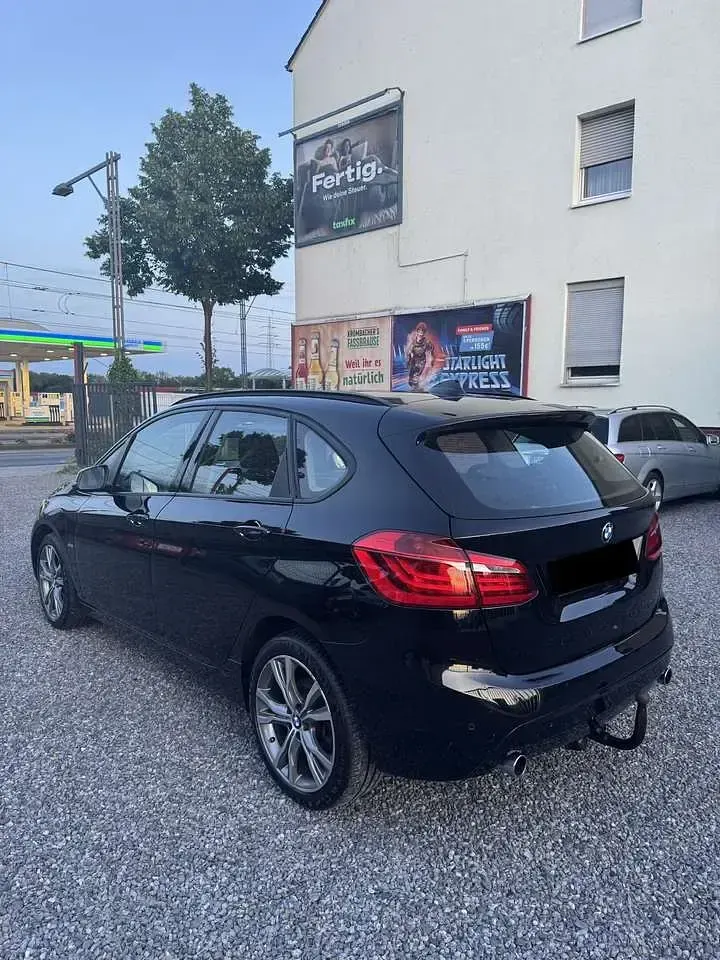 Gebraucht BMW 220 Sport Line 190 PS (139 kW) 2017 Schwarz Van / Kleinbus