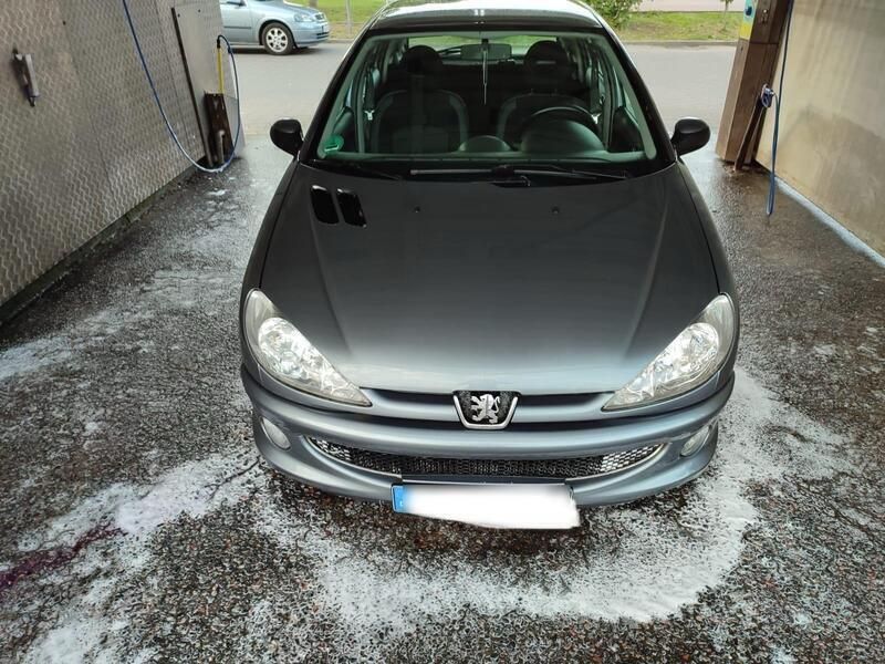 Grau Gebraucht 2008 Peugeot 206 Kleinwagen | 1.550 € (Fairer Preis) - Bild 1/4