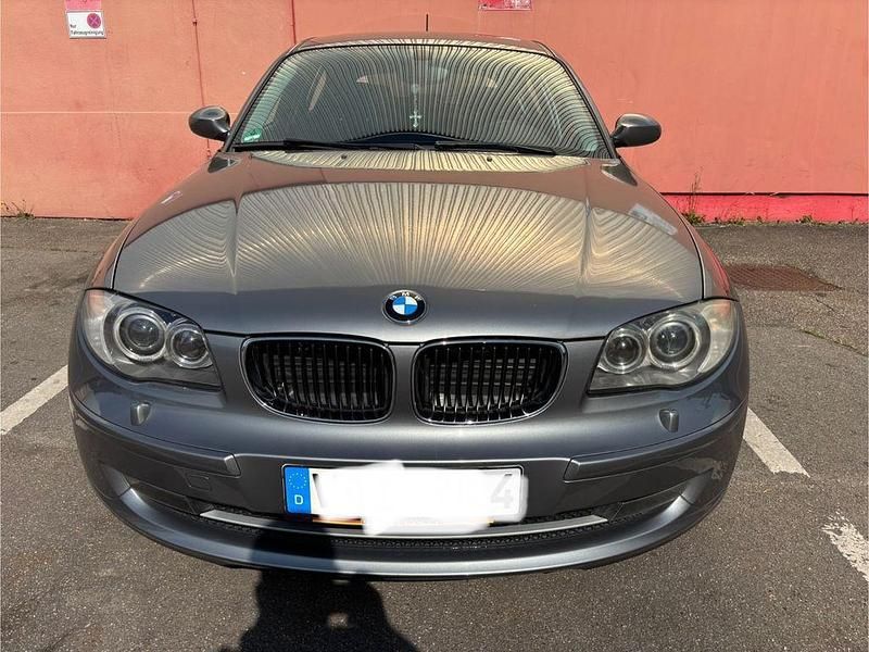 Grau Gebraucht 2008 BMW 118 Kleinwagen | 5.850 € (Etwas zu teuer) - Bild 1/4
