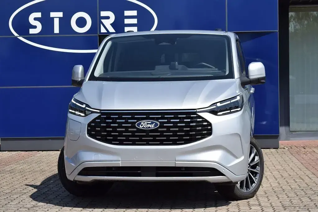 Neu Ford Tourneo Custom Titanium X 232 PS (170 kW) 2026 Moondust silver Van