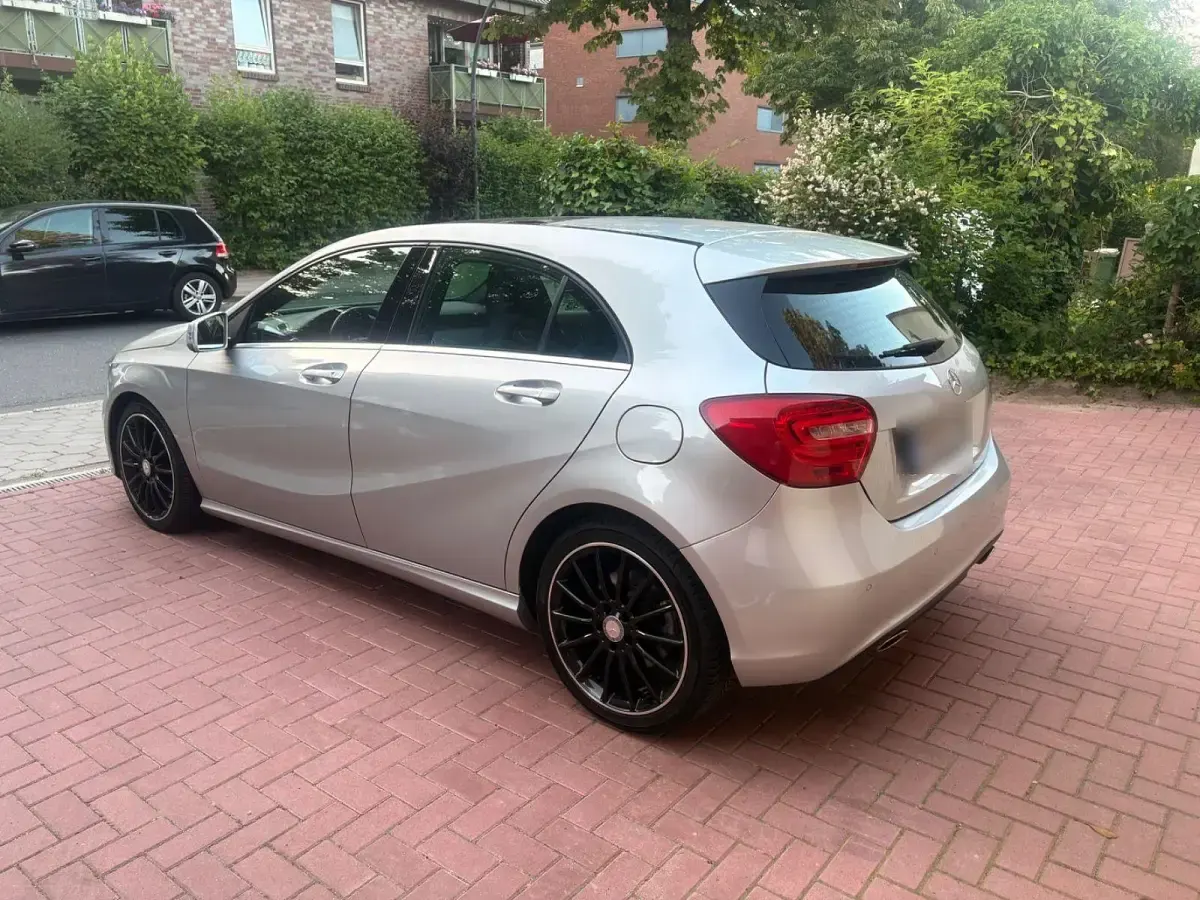 Gebraucht Mercedes A250 211 PS (155 kW) 2014 Silber Kleinwagen